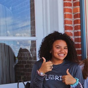 Meet your Posher, Camille